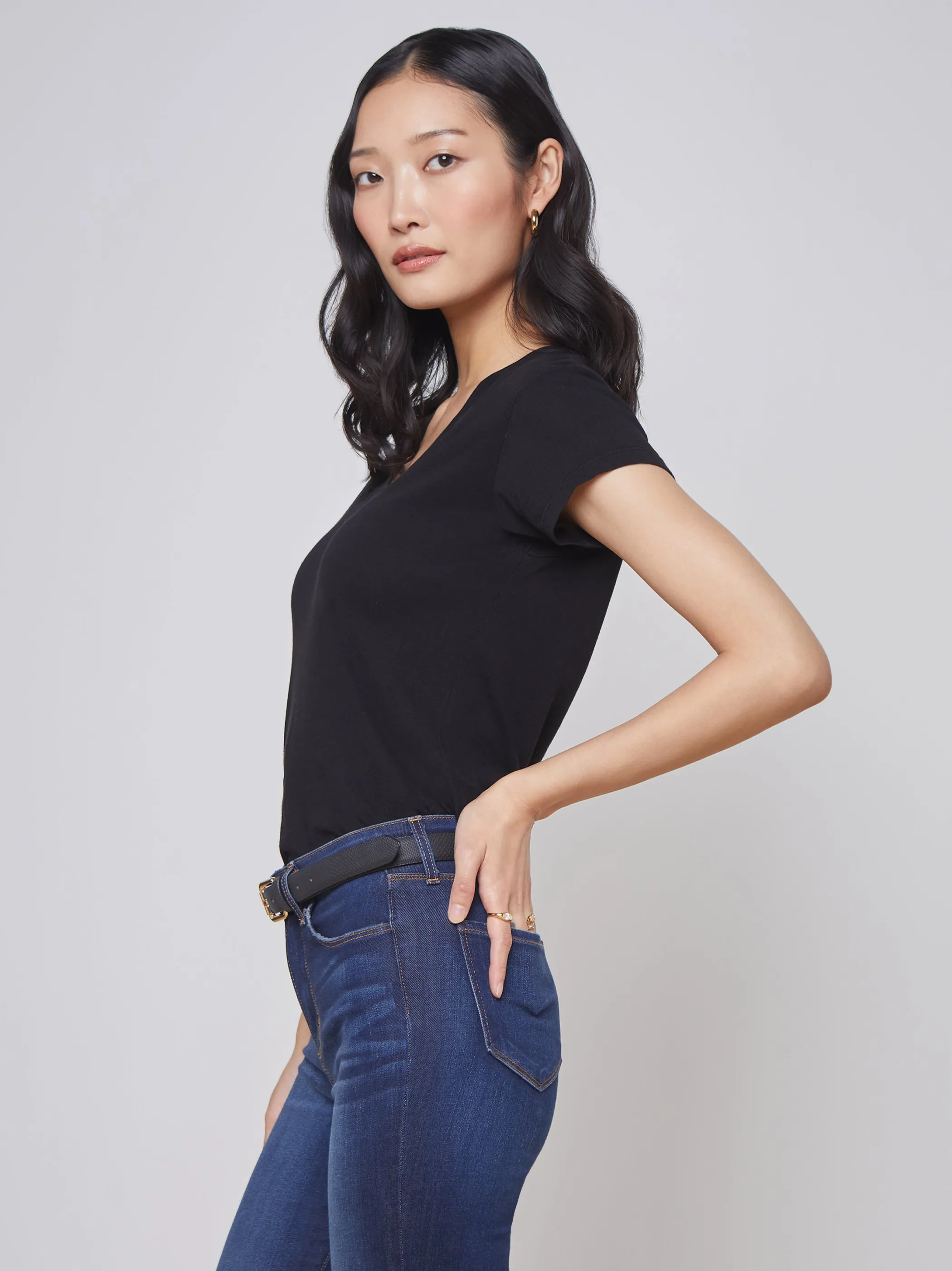 Tees*L'AGENCE BECCA COTTON V-NECK TEE Black