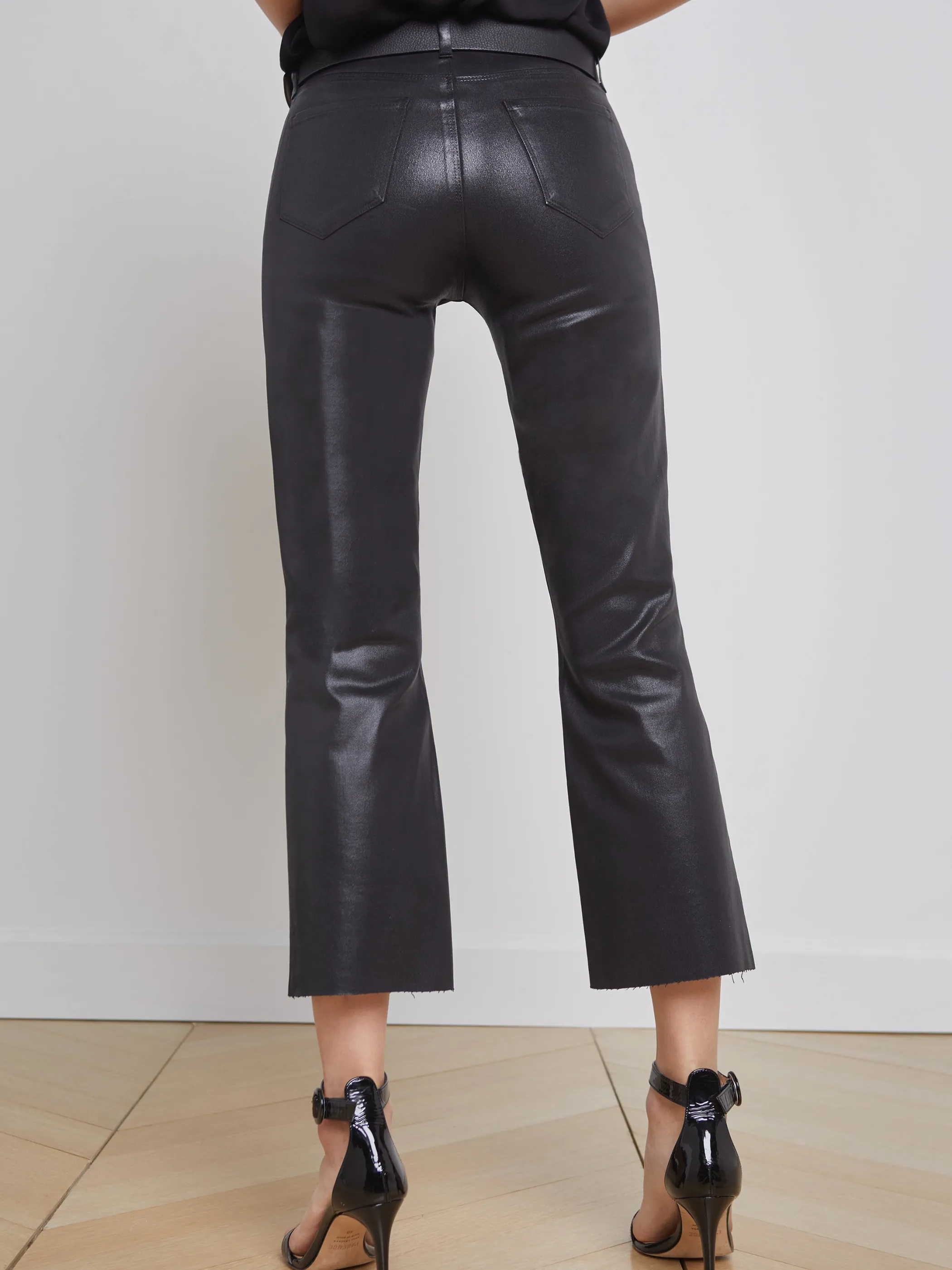 kendra_coated_cropped_flare_jean_3-6.webp Coated Denim*L'AGENCE KENDRA COATED CROPPED FLARE JEAN NoirCoated