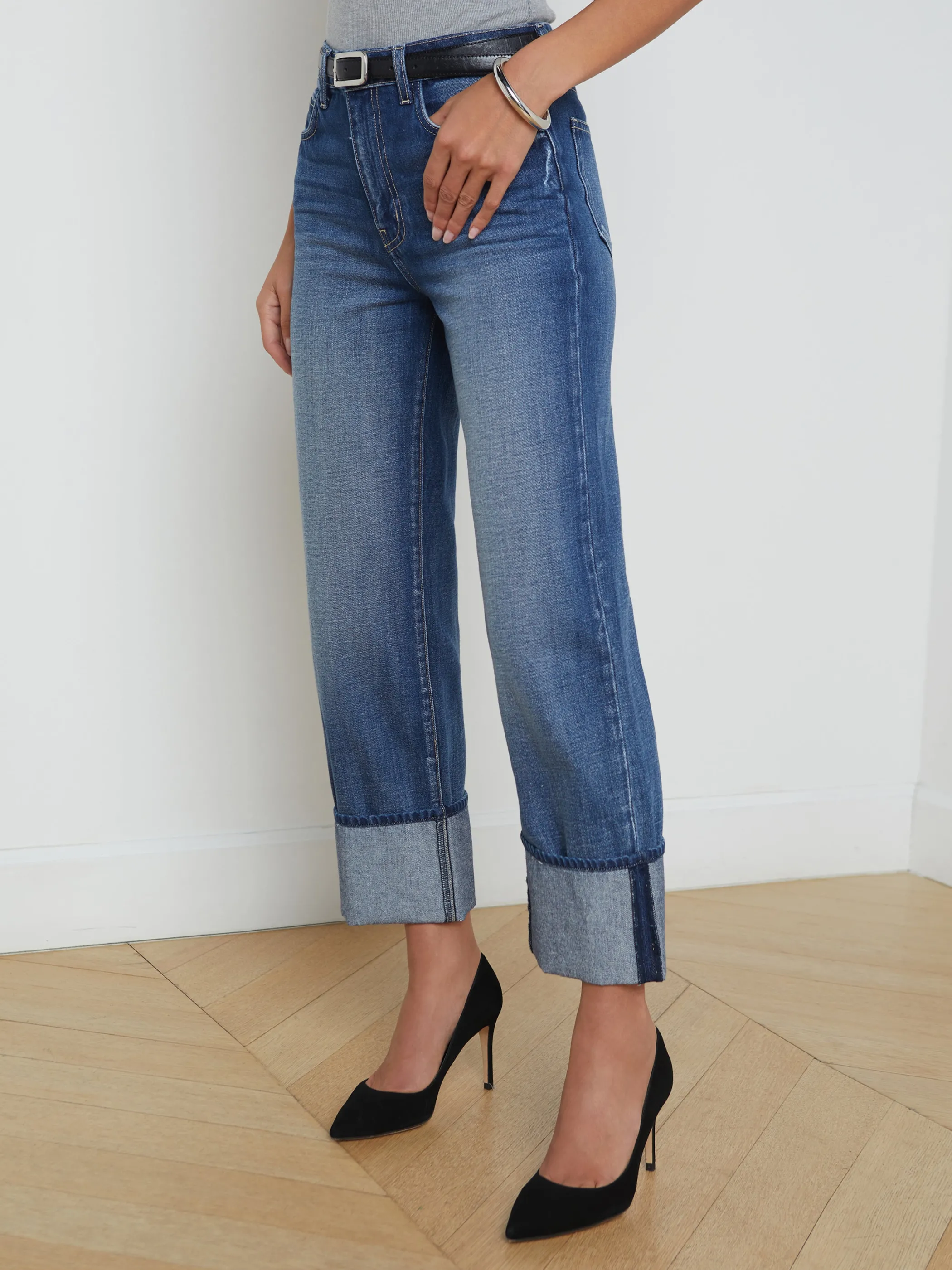 leighton_cuffed_stovepipe_jean_3.webp Aged Denim*L'AGENCE LEIGHTON CUFFED STOVEPIPE JEAN Arco