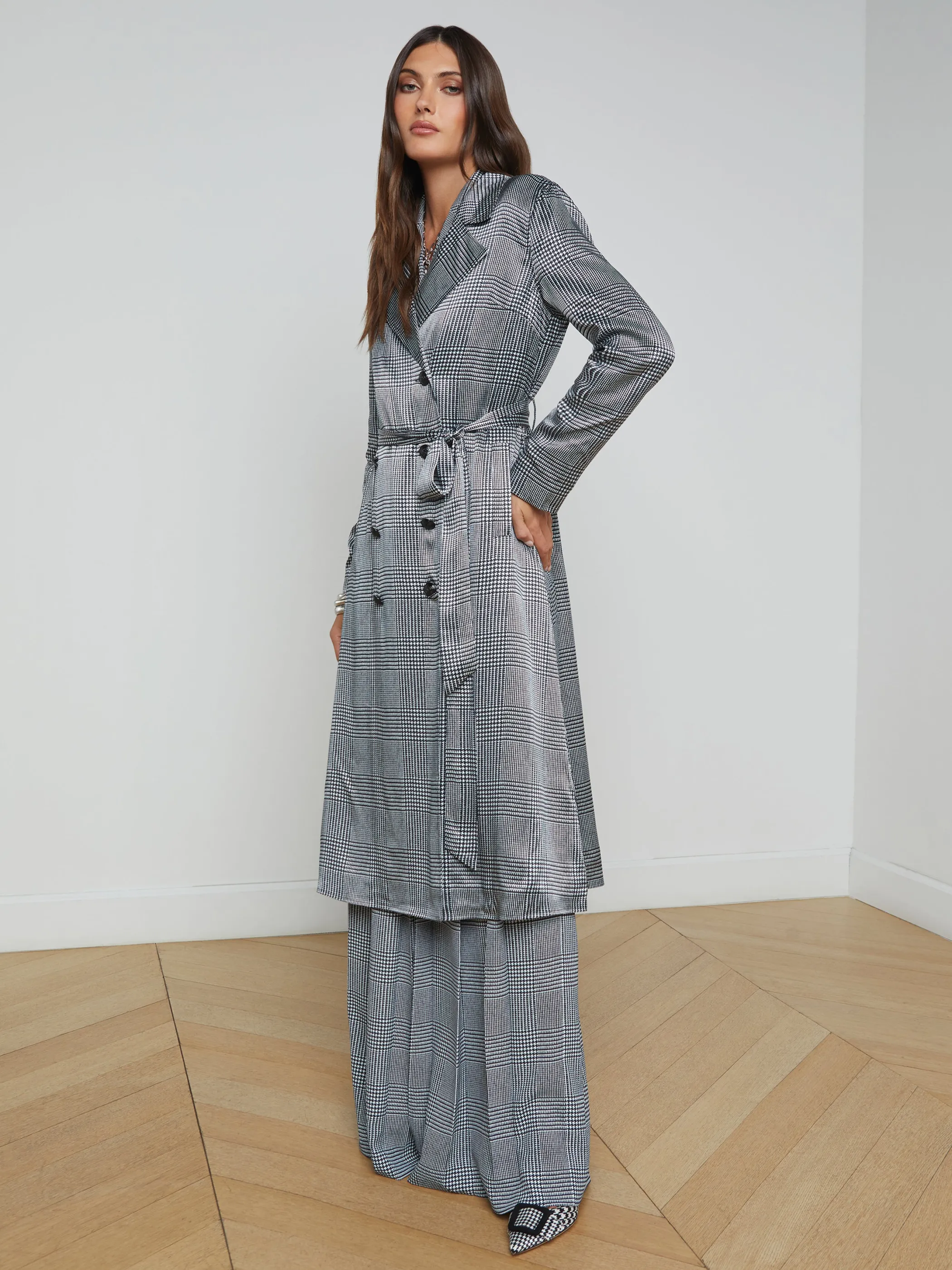moda_satin_trench_coat_2.webp Matching Sets | Blazers & Jackets*L'AGENCE MODA SATIN TRENCH COAT White/BlackGlenPlaid