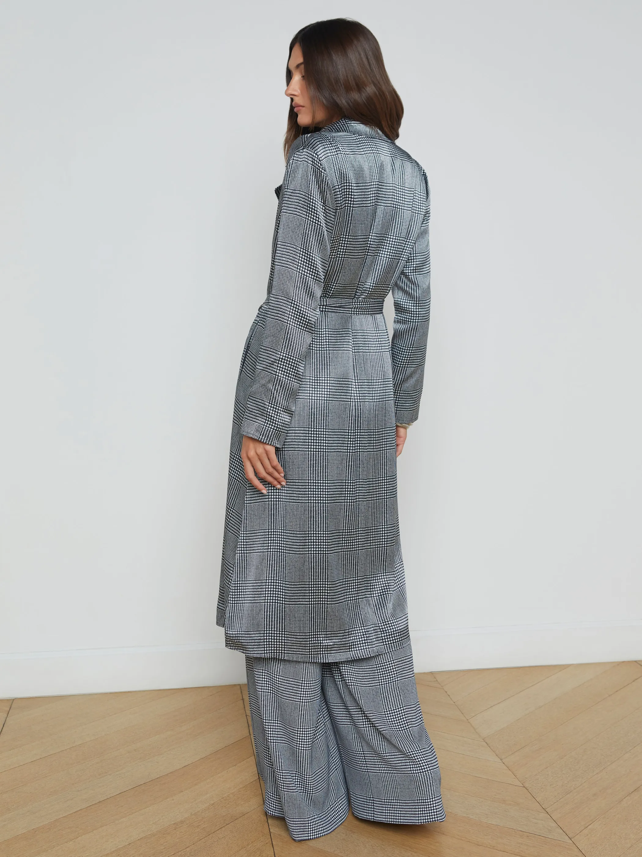 moda_satin_trench_coat_3.webp Matching Sets | Blazers & Jackets*L'AGENCE MODA SATIN TRENCH COAT White/BlackGlenPlaid
