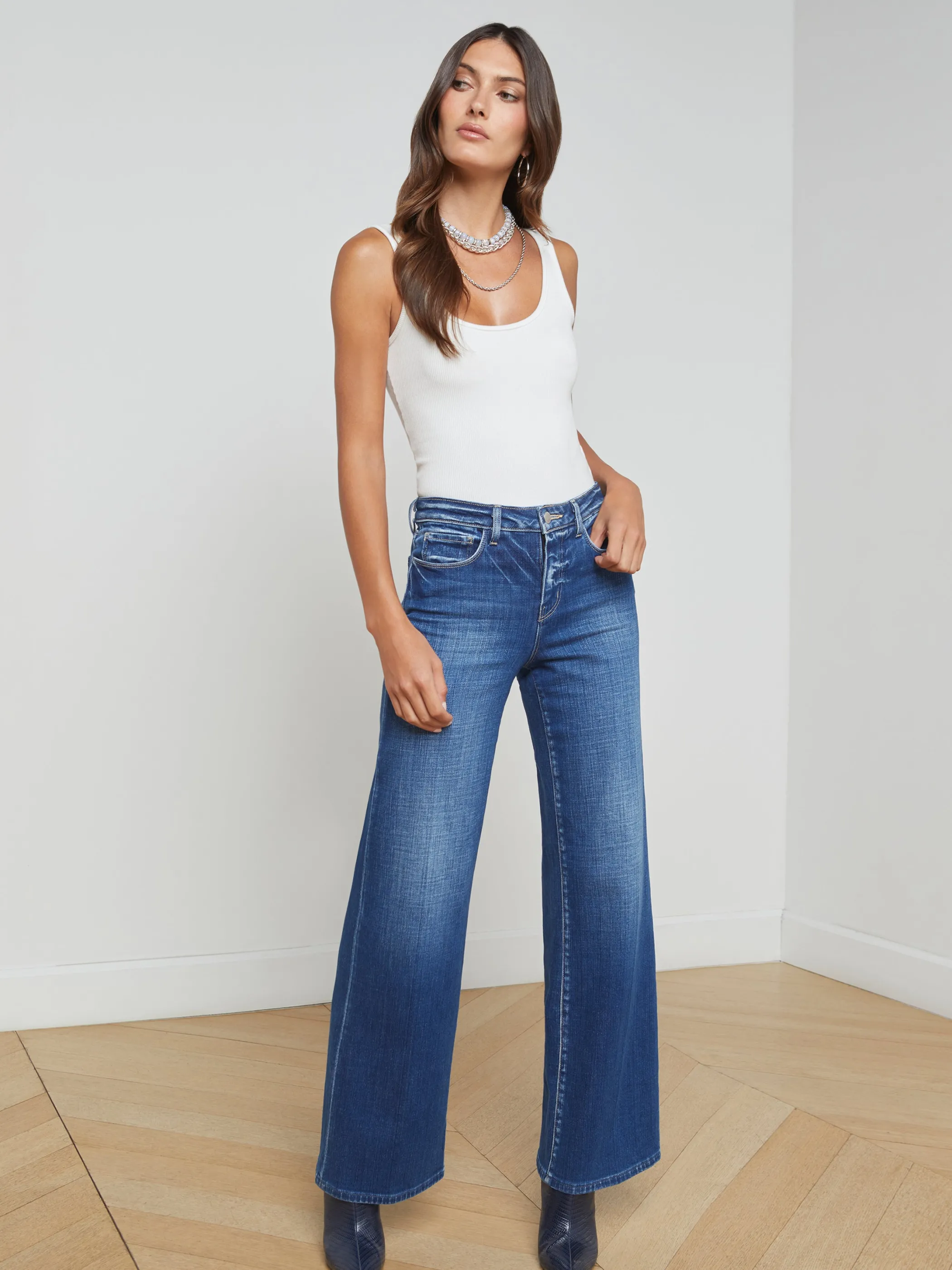 nica_scoopneck_bodysuit_2.webp Camisoles & Tanks | Blouses & Tops*L'AGENCE NICA SCOOPNECK BODYSUIT White