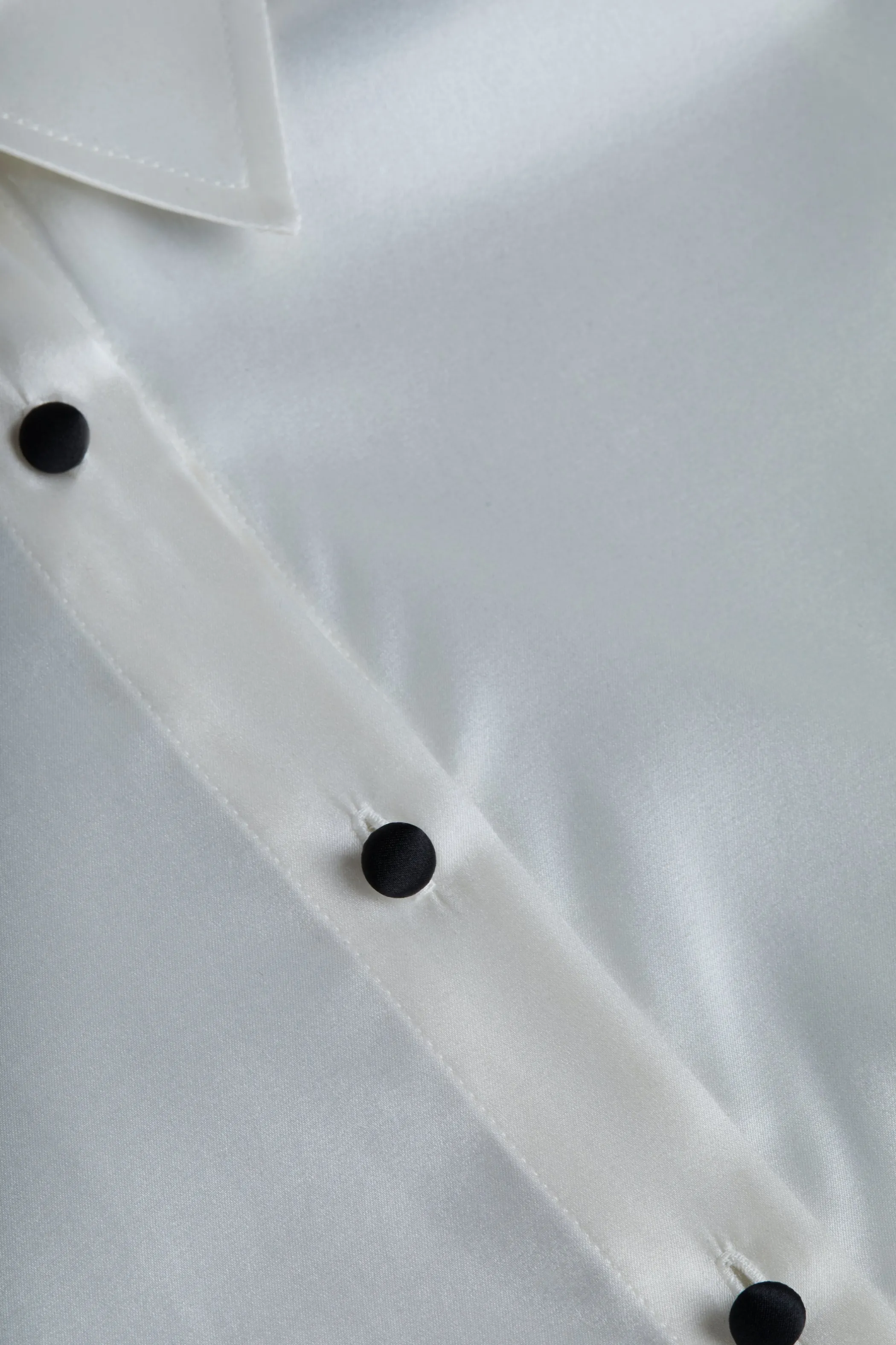 niccola_stretchsilk_blouse_4.webp Blouses & Tops*L'AGENCE NICCOLA STRETCH-SILK BLOUSE White/Black